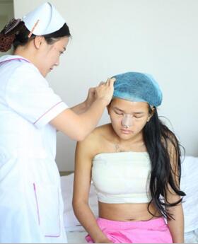 假體隆胸手術后，告別扁平胸部，做自信女人!