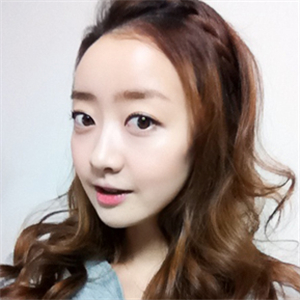 上海華美李志海做的v－line瓜子臉手術(shù)，果太好了~哈哈哈~