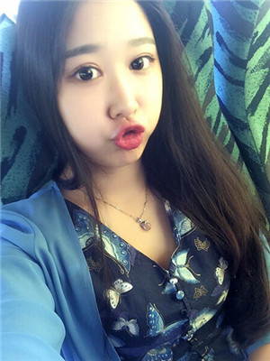 你們來(lái)看看翟爽做的切開(kāi)雙眼皮怎么樣