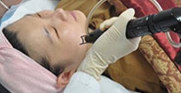 白瓷娃娃美容緩解過程中的圖片