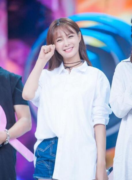 沈夢辰整容對比圖 下巴塞的假體被發(fā)現(xiàn) 