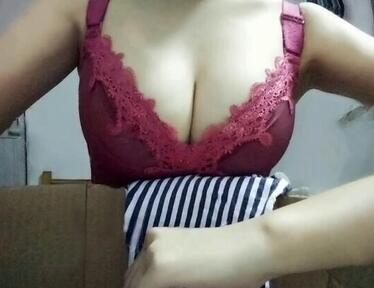 抽脂隆胸一個(gè)月 果自然