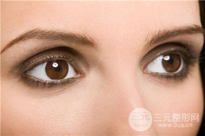 做上瞼皮膚松弛矯正費(fèi)用多少錢