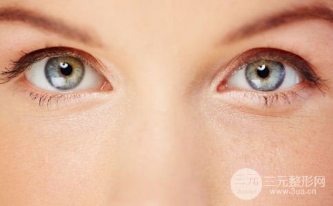 割雙眼皮對(duì)比圖，光看這些圖片就能感受到手術(shù)的優(yōu)勢(shì)