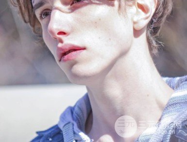 吸脂去眼袋有副作用嗎