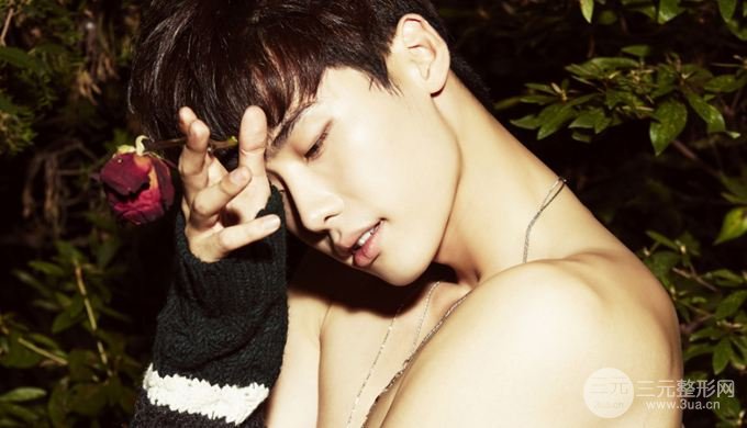 李鐘碩整容前后照片