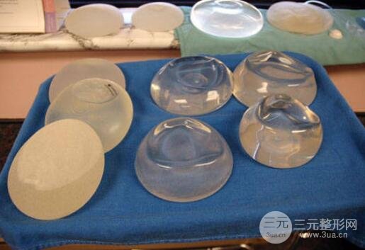 自體脂肪隆臀PK假體隆臀，該選哪一個?