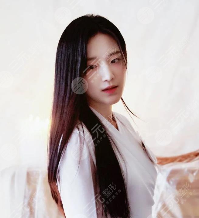 葉舒華的顏值擔(dān)當(dāng)起門面稱號(hào)嗎?