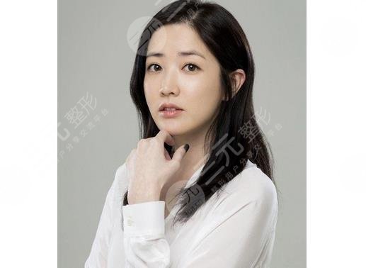 崔貞媛整容堪比換頭！美貌神似李英愛！整容前竟然是這樣...