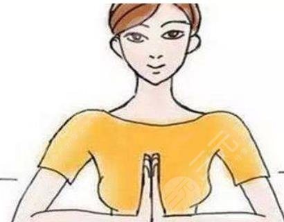 水滴型胸和圓形哪個(gè)更美觀?哪個(gè)更適合少女?