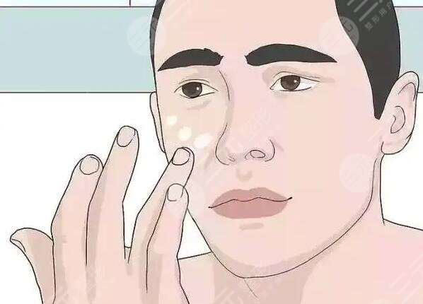 　　男士怎么保養(yǎng)皮膚變白細(xì)嫩?隨著時(shí)代的發(fā)展，有很多小伙伴們都有熬夜的習(xí)慣，當(dāng)然也有部分工種需要大家去熬夜，但是熬夜畢竟是比較傷身體的，比較的外在體現(xiàn)就是皮膚變差，其實(shí)男士和女士除了部分資質(zhì)的不同以外，大多數(shù)情況都是相同的，那么對(duì)于男士朋友們來說應(yīng)該怎樣去護(hù)膚呢?下面是小編根據(jù)許多求美者介紹的且有用的男士護(hù)膚方法大全，大家一起來看一下吧!  　　一、男士怎么保養(yǎng)皮膚變白細(xì)嫩?  　　1、注射  　　是目前比較受歡迎的注射類皮膚美容的方法，將材料注射到層位置，緩解之后日服會(huì)有一定的水潤和光亮的作用，能夠達(dá)到補(bǔ)水保濕、除皺、收縮毛孔的果。  　　2、光子嫩膚  　　光子嫩膚是目前高科技的美容整形項(xiàng)目之一，主要采用的是特定的彩光器械，也就是專用于做光子嫩膚的激光，可以穿透皮膚層分解黑色素，擊碎色素斑點(diǎn)，除此之外光子嫩膚還可以刺激膠原蛋白的增生來達(dá)到一定程度上的美白嫩膚果。  　　3、冷光美白  　　冷光美白的主要流程主要是將特制的冷凍液涂在需要美白的皮膚位置上面，再利用專業(yè)的技術(shù)設(shè)備進(jìn)行照射，利用光化學(xué)作用，能夠?qū)⒑谏胤纸怆S著新陳代謝排泄出來，整個(gè)流程下來，可以讓皮膚變得美白和干凈，除此之外還擁有一定的淡化皺紋和松弛皮膚的作用。  　　4、清潔工作要做好  　　除了以上幾種技術(shù)手段以外，在清潔上面，不管是男士或是女士，都要保持好干凈衛(wèi)生，在適當(dāng)?shù)那闆r下涂抹爽膚水或者是保膚乳都能夠起到讓皮膚清潔和保濕的作用。  　　5、補(bǔ)水  　　如果皮膚比較干燥缺水的話，其實(shí)也會(huì)在一定程度上影響到整體美觀，補(bǔ)水工作做好就能擁有水潤的肌膚。  　　二、男性油性皮膚怎么改良?  　　男性通常都有油性皮膚的困擾，油性皮膚主要的征兆就是出油多，毛孔粗大等，所以可以通過調(diào)整飲食習(xí)慣，加強(qiáng)清潔工作等方法來改良。  　　1、果酸換膚，也是目前美容項(xiàng)目之一，只要通過專業(yè)的果酸換膚方式，在肌膚表面涂抹濃度較高的酸，去除面部的老化角質(zhì)層，抑制皮脂腺的分泌，在一定程度上是可以改良油性皮膚的，也是眾多油性皮膚改良叫有果的技術(shù)手段之一。  　　2、飲食習(xí)慣，油性皮膚多是內(nèi)分泌失調(diào)引起的，所以在飲食上面就要避免吃高油高脂的食物，例如奶油，肥肉等都不能過多的食物，多吃維生素C等食物，可以有的改良油性皮膚。  　　三、皮膚美容的技術(shù)手段有哪些?  　　1、日常美容  　　主要指的是通過護(hù)膚品日常的補(bǔ)水等工作來維持皮膚美容，包括了在引用上面多喝維生素C的飲品，以及水楊酸外用維維生素等都可以運(yùn)用到護(hù)膚品和化妝品中，在一定程度上可以護(hù)膚，對(duì)于皮膚美容上面有著較好的果。  　　2、化學(xué)美容  　　主要指的就是果酸等材料液體對(duì)皮膚進(jìn)行深層次的處理和清潔，美容項(xiàng)目中，中等，的脫皮技術(shù)手法，有著較好的美容果，但也有一定的缺點(diǎn)，如果緩解之后，護(hù)膚不當(dāng)容易造成皮膚損傷，色素沉著的副作用，所以這項(xiàng)技術(shù)手段，雖然好但是對(duì)于求美者自身的護(hù)理工作有較高的要求。  　　3、技術(shù)美容  　　皮膚美容的技術(shù)手段其實(shí)包括了很多種，包括了微晶磨皮光子嫩膚激光美容等多個(gè)方法，都是通過專業(yè)的醫(yī)療器械設(shè)備對(duì)皮膚進(jìn)行一定的緩解來達(dá)到良好的良好服變美，去除皮膚瑕疵問題的整形技術(shù)手段之一，但需要注意的是，器械設(shè)備需要由正規(guī)的醫(yī)生來操作，這樣才能達(dá)到好的皮膚美容果。