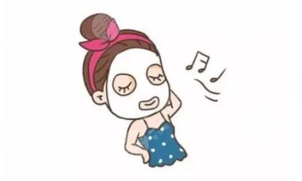 黃瓜白面液涂于面部