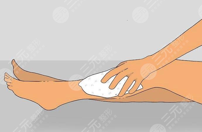 　　小腿激光脫毛的價(jià)格多少錢2023?夏天來(lái)臨之際，對(duì)于愛美者來(lái)說(shuō)比較注重自己的形象，如果腿部以及胳膊上有著汗毛，在這方面也是比較煩惱的，許多人也會(huì)在夏天來(lái)臨之際，將胳膊以及小腿上的毛發(fā)去除，避免影響自己的美感其實(shí)，現(xiàn)如今可以通過(guò)激光脫毛來(lái)改良，跟隨小編的這篇文章來(lái)了解一下小腿激光脫毛的價(jià)格是多少吧，影響價(jià)格的因素也是有多種，來(lái)參考一下吧。  　　1、小腿激光脫毛的價(jià)格多少錢2023?  　　激光脫毛是一種比較安全的脫毛方式，針對(duì)性比較強(qiáng)，對(duì)人體沒(méi)有副作用，對(duì)皮膚也不會(huì)造成影響，激光脫毛的價(jià)格在1800至12000元左右，有著較多的因素影響。  　　(1)選擇醫(yī)院不同，價(jià)格也會(huì)有所不同，選擇一線城市檔次高的正規(guī)醫(yī)院，價(jià)格可能會(huì)達(dá)到12000元左右，如果選擇普通一選擇價(jià)格會(huì)偏低一些，每個(gè)地區(qū)的定義價(jià)格不同，所以要根據(jù)當(dāng)?shù)氐南M(fèi)水平來(lái)決定。  　　(2)設(shè)備不同，對(duì)于檔次高的城市正規(guī)醫(yī)院所運(yùn)用激光比較先進(jìn)，在價(jià)格上也會(huì)偏高一些，普通的醫(yī)院在設(shè)備上會(huì)有所不同，所以緩解的效果也有著很大的差異。  　　(3)醫(yī)生不同，經(jīng)驗(yàn)豐富的醫(yī)生會(huì)根據(jù)吉美的身體情況去對(duì)癥緩解，選定特定的激光波長(zhǎng)，不會(huì)對(duì)皮膚造成傷害，對(duì)于普通經(jīng)驗(yàn)不足的醫(yī)生，在緩解領(lǐng)域里存在很大的隱患。  　　(4)緩解次數(shù)不同，對(duì)于毛發(fā)比較濃密的可能需要4~6次的緩解，所以價(jià)格上會(huì)偏高，毛稀疏通過(guò)2~3次就可以解決，緩解次數(shù)不同，所以在價(jià)格上也會(huì)不同，每次間隔緩解期間達(dá)到20~30天左右。  　　2、哪個(gè)季節(jié)適合激光脫毛?  　　對(duì)于激光脫毛來(lái)說(shuō)，其實(shí)哪個(gè)季節(jié)都是可以的，但是春季進(jìn)行激光脫毛還是占據(jù)優(yōu)勢(shì)的，可以避免日光的暴曬，不會(huì)色素沉著，我們都知道脫毛之后要避免高強(qiáng)度的紫外線照射，夏天去脫毛，在炎熱的季節(jié)想要隨心所欲得穿短褲，吊帶是做不到的，然而在春季里脫毛可以避免夏天室外高溫的照射，防曬工作做起來(lái)也比較容易，也不會(huì)影響到皮膚的正常恢復(fù)。  　　在春季進(jìn)行激光脫毛時(shí)光能量可以更容易被吸收，在效果上也會(huì)比較佳，在春冬季節(jié)皮膚很少，經(jīng)過(guò)紫外線照射，顏色與毛發(fā)的顏色相差很大，所以在激光脫毛時(shí)，熱能量會(huì)被毛囊所吸收。  　　3、激光脫毛的優(yōu)勢(shì)有哪些?  　　激光脫毛的優(yōu)勢(shì)有很多，時(shí)間快，安全性比較高，不會(huì)影響自身的學(xué)習(xí)及工作，不會(huì)損傷到愛美者的皮膚內(nèi)服激光，脫毛的同時(shí)還可以刺激膠原蛋白再生，使集美在脫毛之后的位置皮膚會(huì)變得緊致光滑，具有彈性，激光脫毛比傳統(tǒng)的脫毛效果要比較好一些，可以打到性脫毛的作用，建議大家選擇正規(guī)醫(yī)院去開展激光脫毛，在各方面會(huì)有著優(yōu)質(zhì)保障。