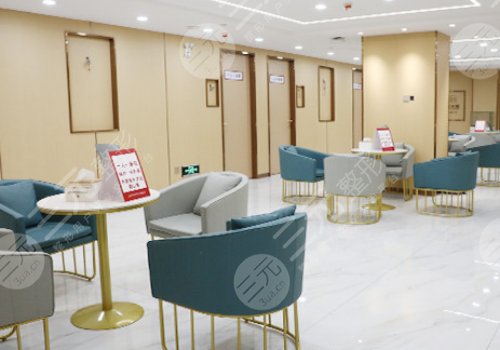 鐘青杰醫(yī)生做鼻子怎樣？