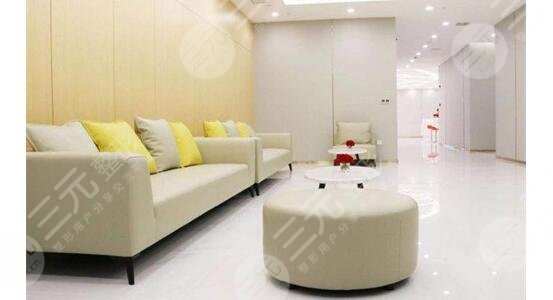 覃方燕做雙眼皮怎么樣