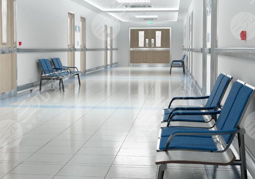 八大處辛敏強乳房下垂手術(shù)