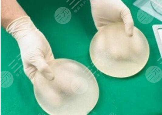 隆胸假體取出