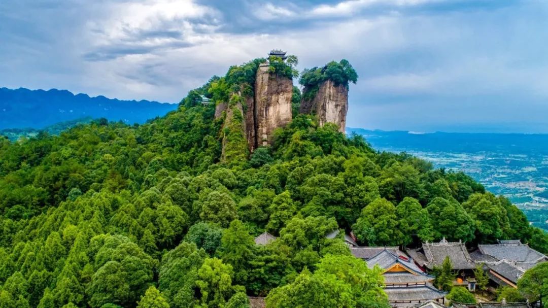 讀李白 游神州丨跟著李白去旅游中華文化主題旅游線路正式發(fā)布，一起開啟詩意文化之旅。